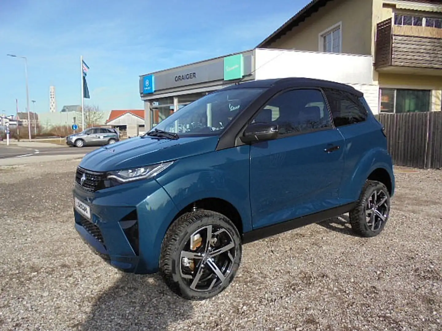Aixam Crossover Premium ABS Blau - 1