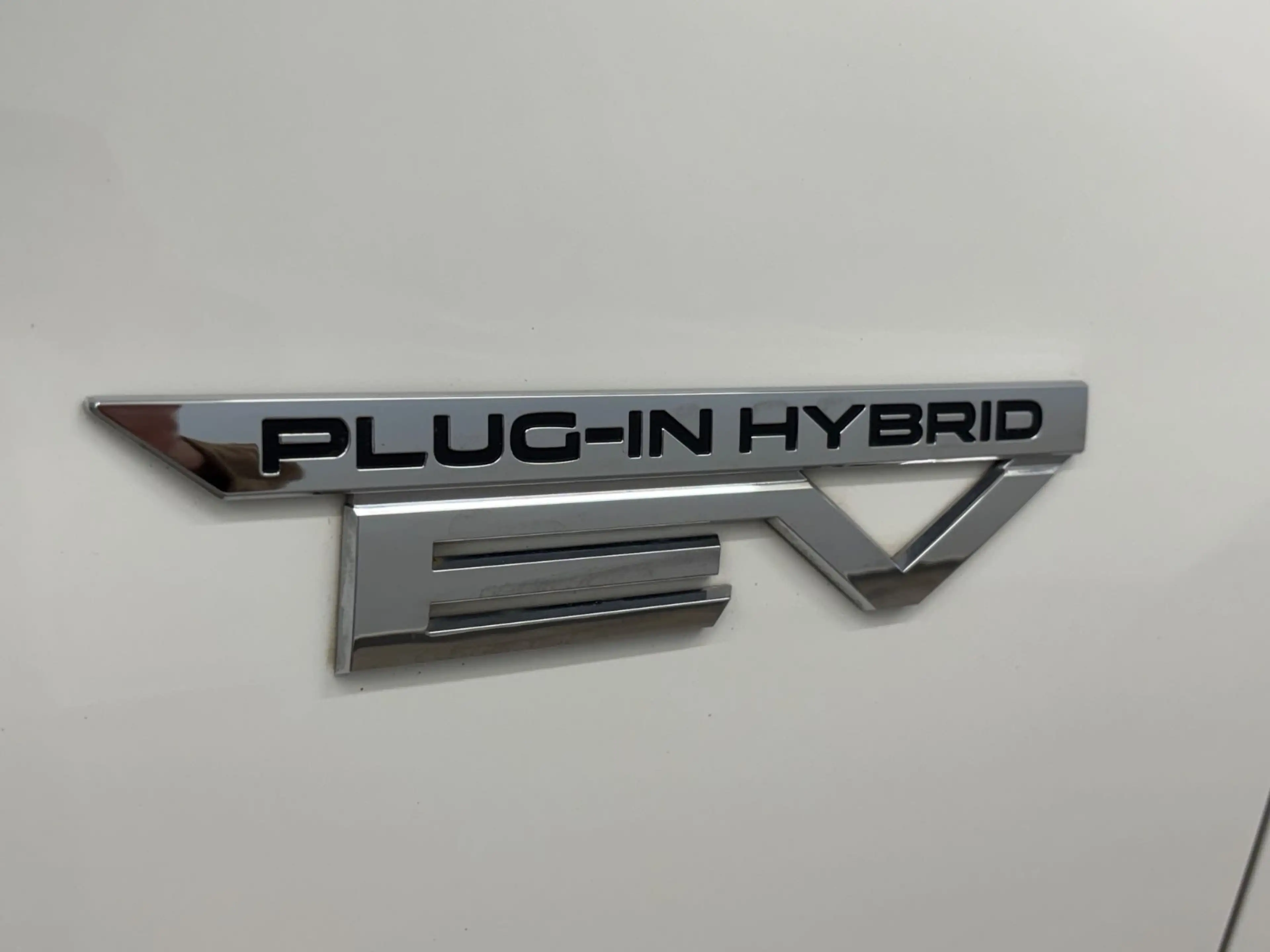 Mitsubishi Eclipse Cross Basis Hybrid 4WD — photo 4
