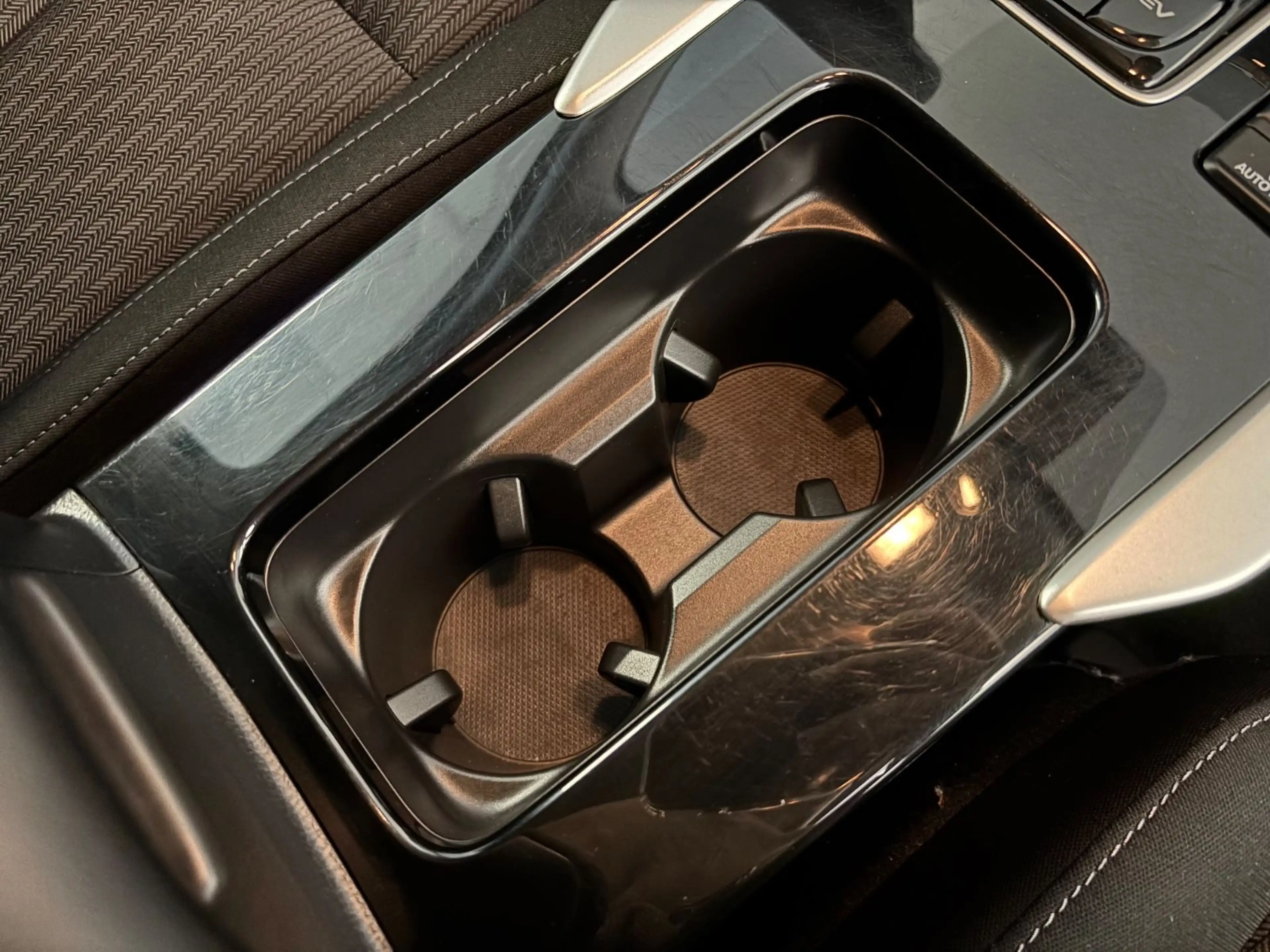 Mitsubishi Eclipse Cross Basis Hybrid 4WD — photo 15
