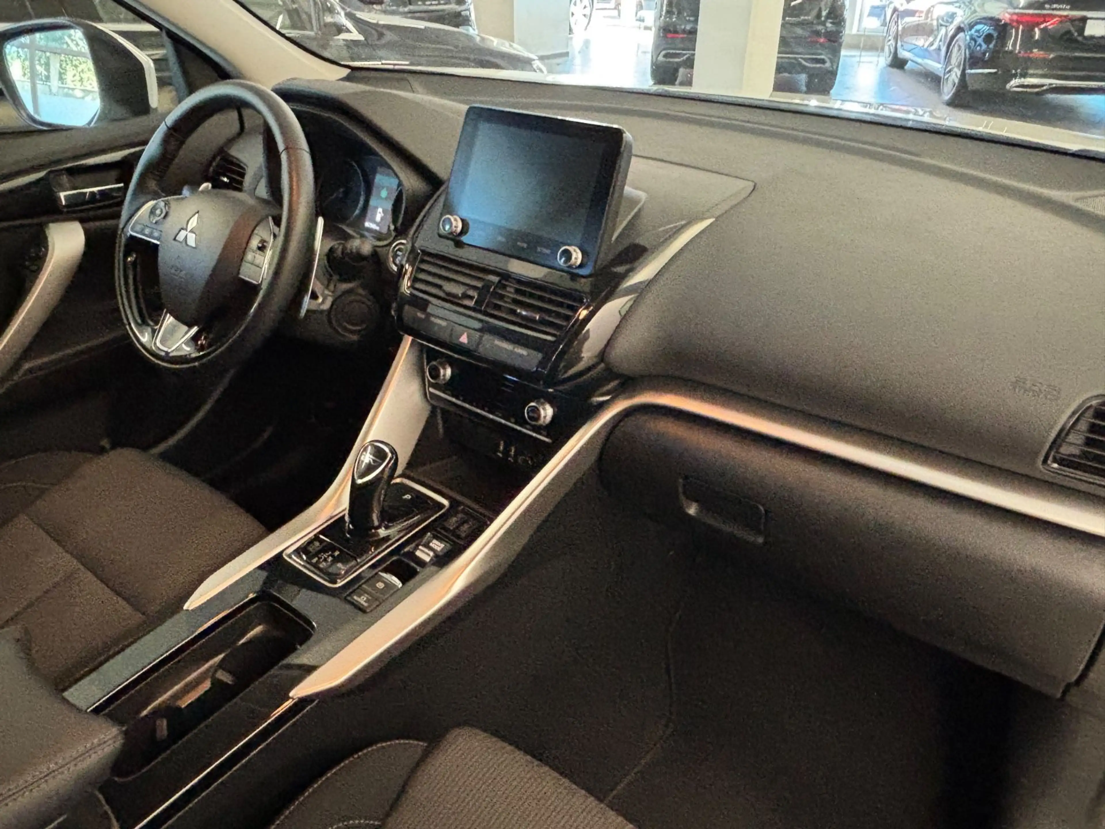Mitsubishi Eclipse Cross Basis Hybrid 4WD — photo 12