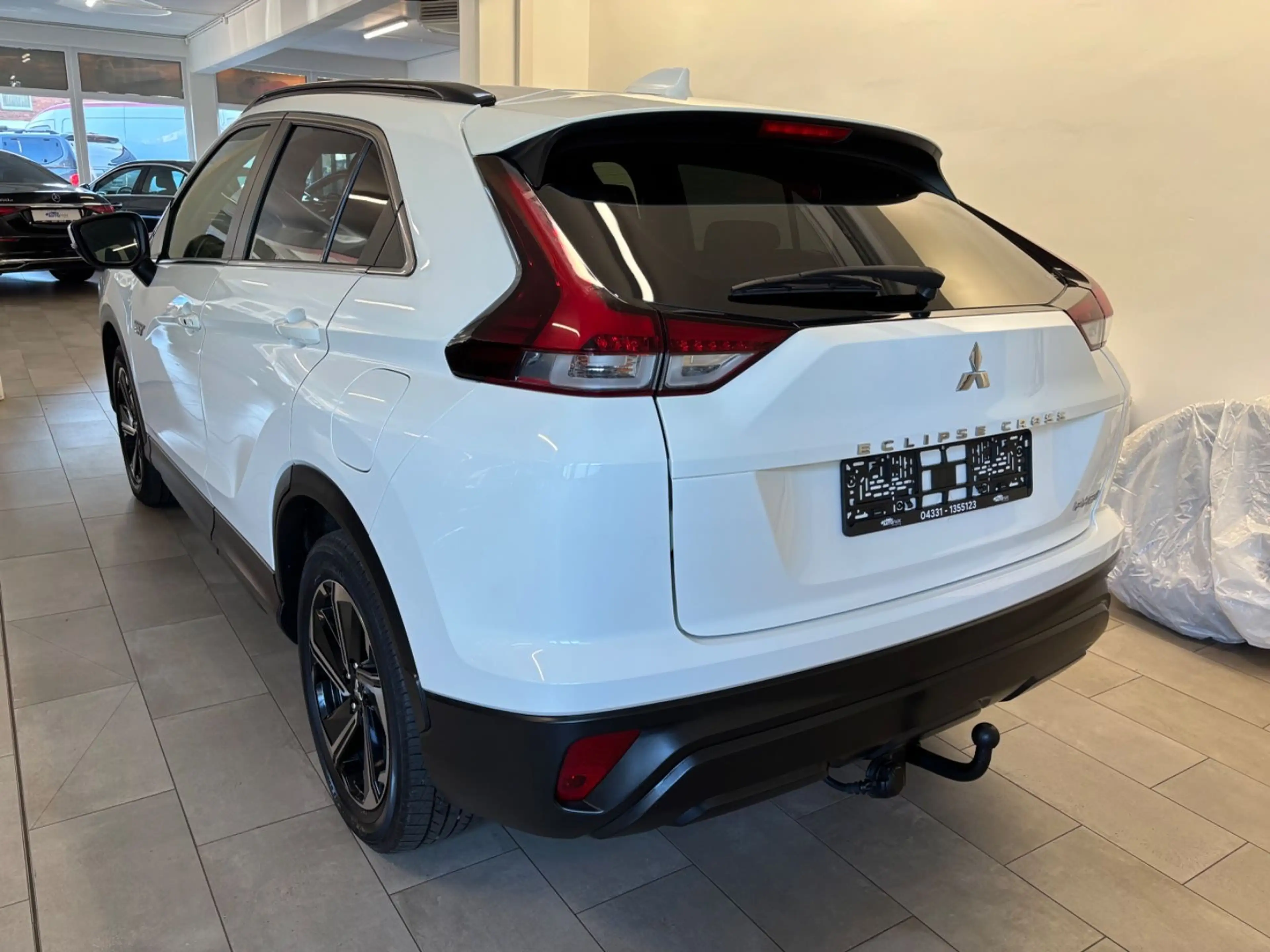 Mitsubishi Eclipse Cross Basis Hybrid 4WD — photo 8