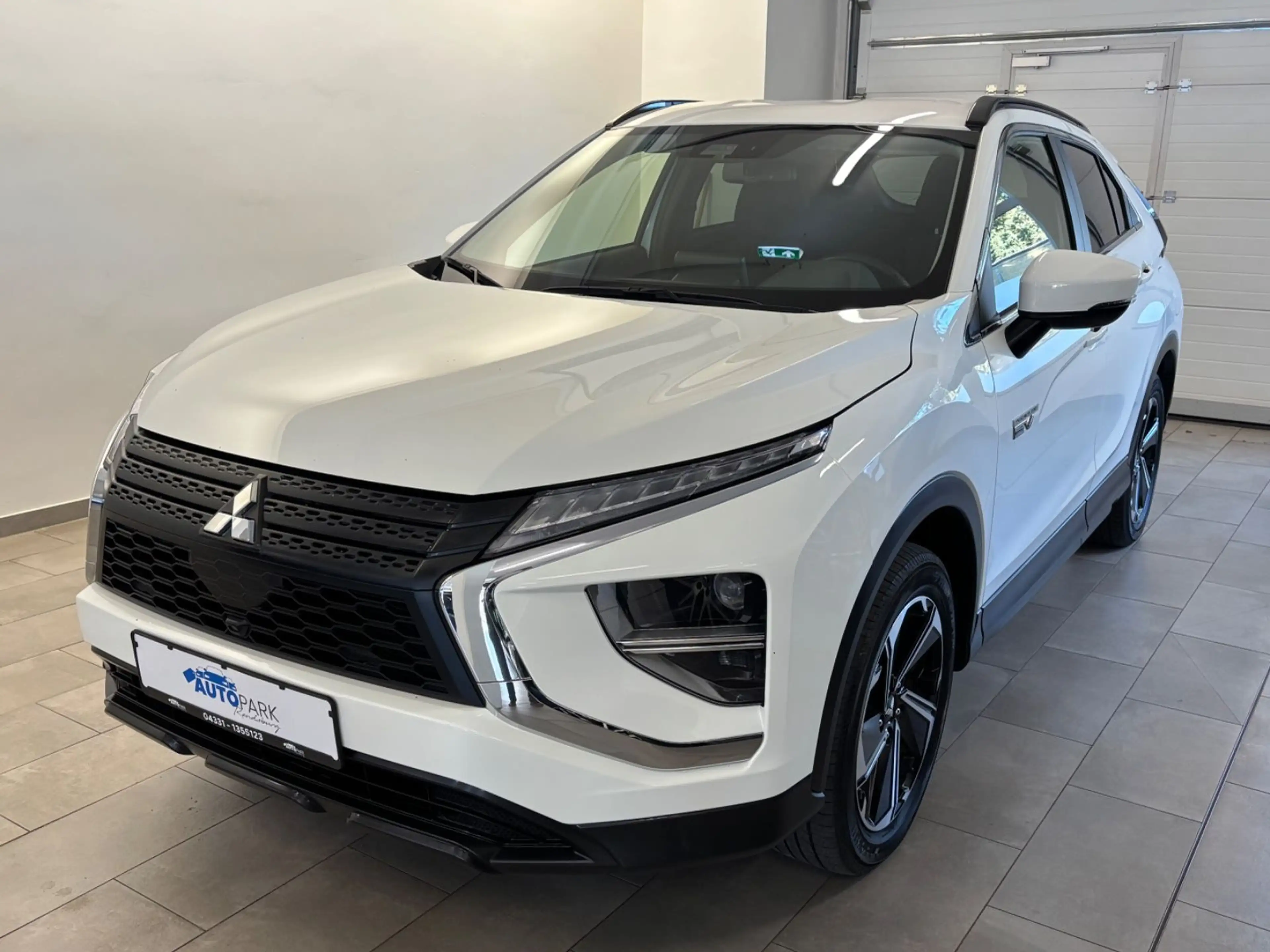 Mitsubishi Eclipse Cross Basis Hybrid 4WD