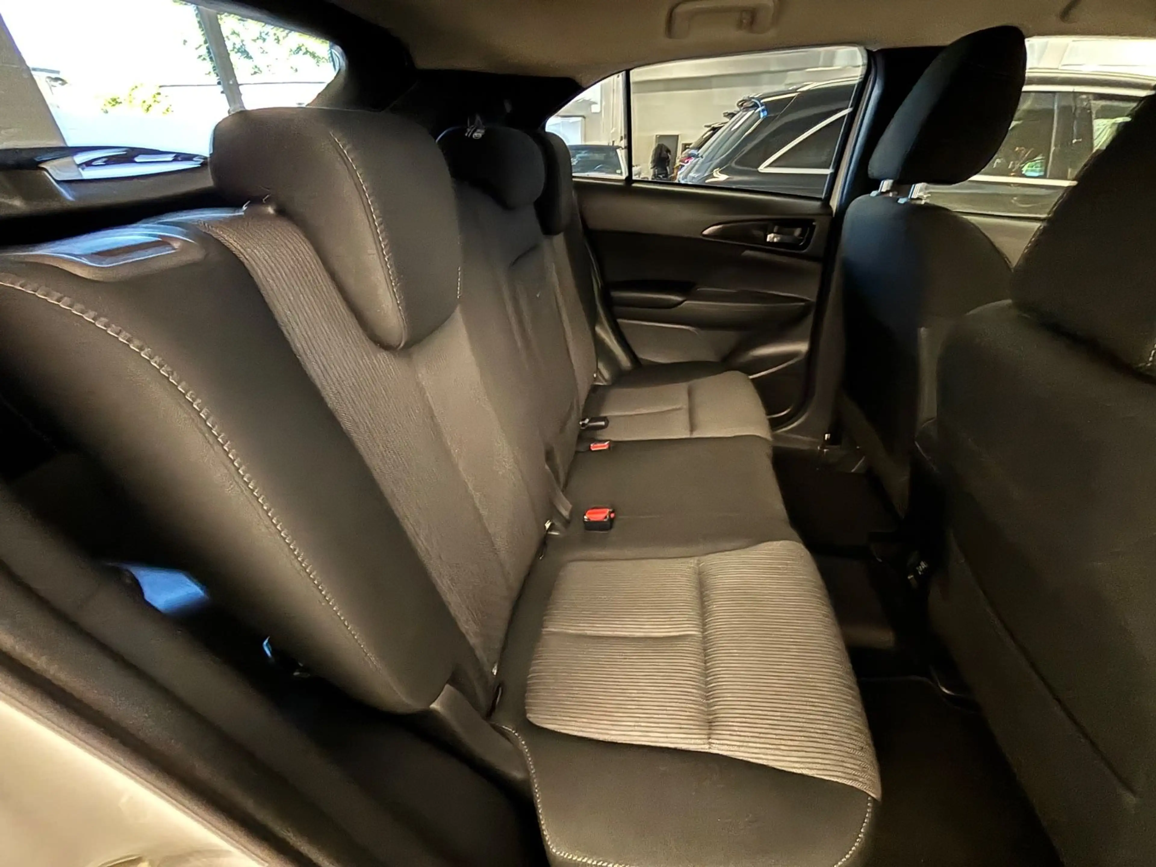 Mitsubishi Eclipse Cross Basis Hybrid 4WD — photo 9