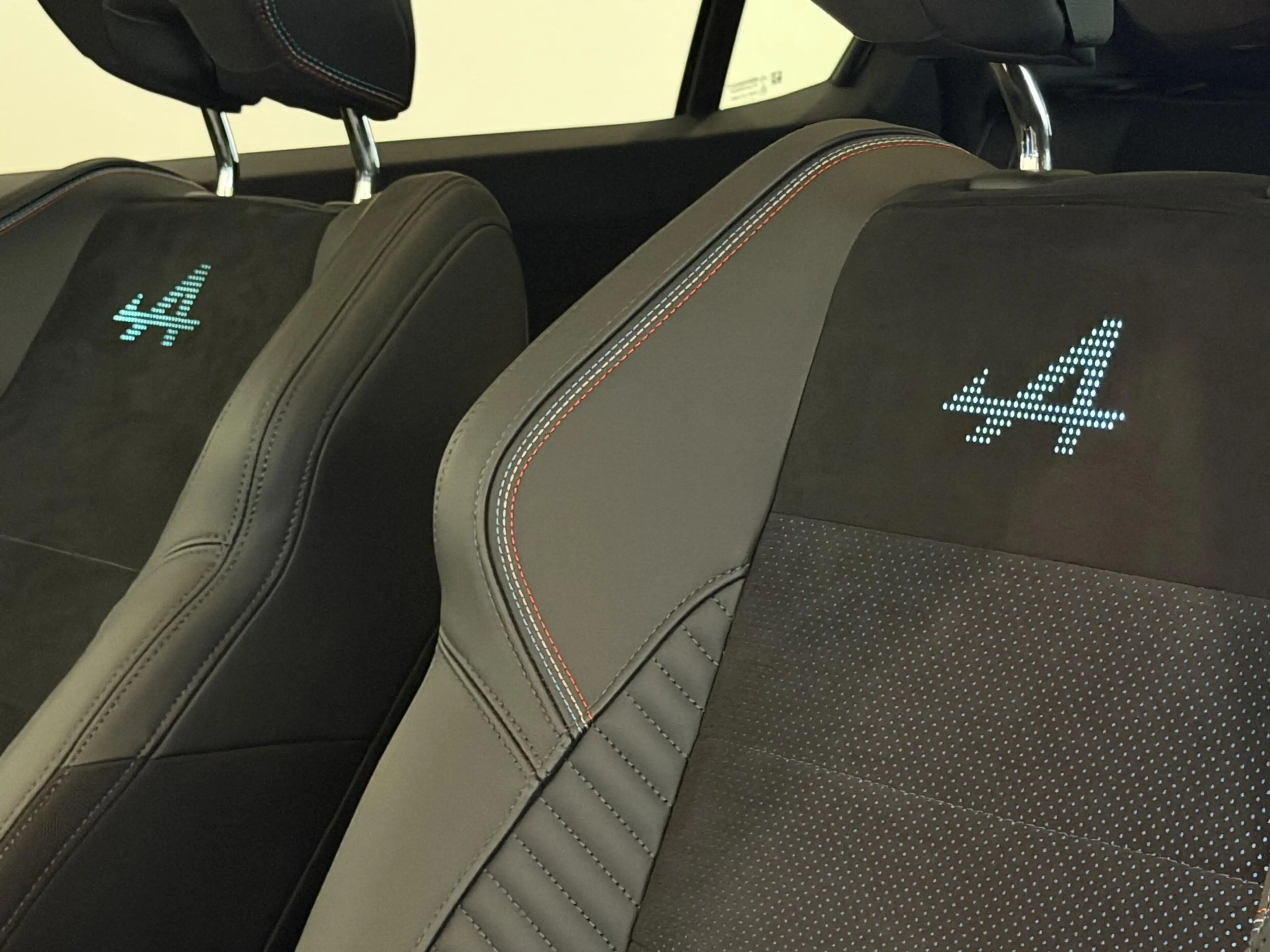 Renault Rafale 1.2 E-Tech Full Hybrid 200 Esprit Alpine | Matrix — photo 28