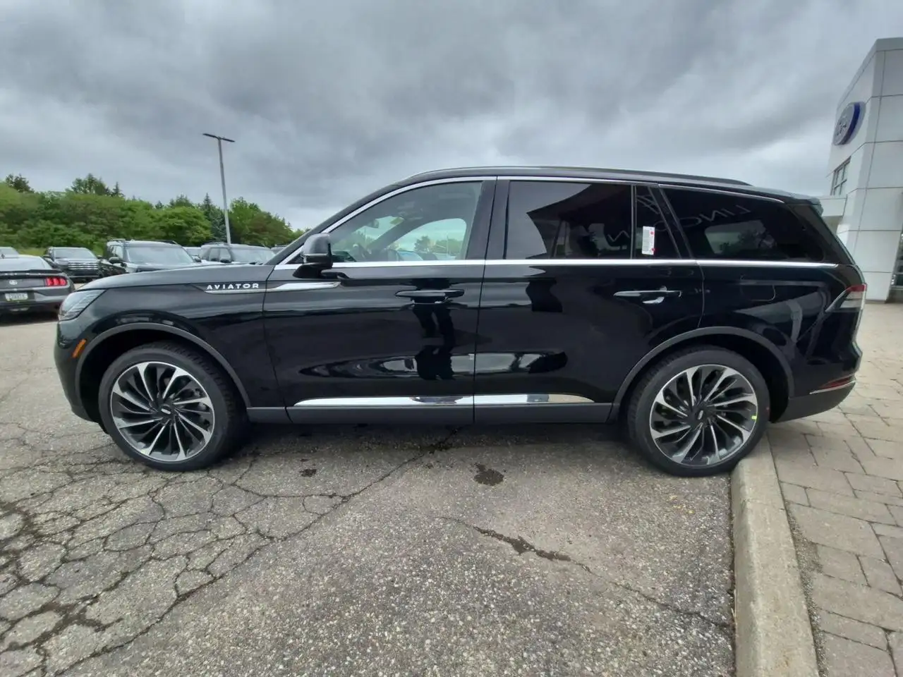 Lincoln Aviator снимка Lincoln Aviator