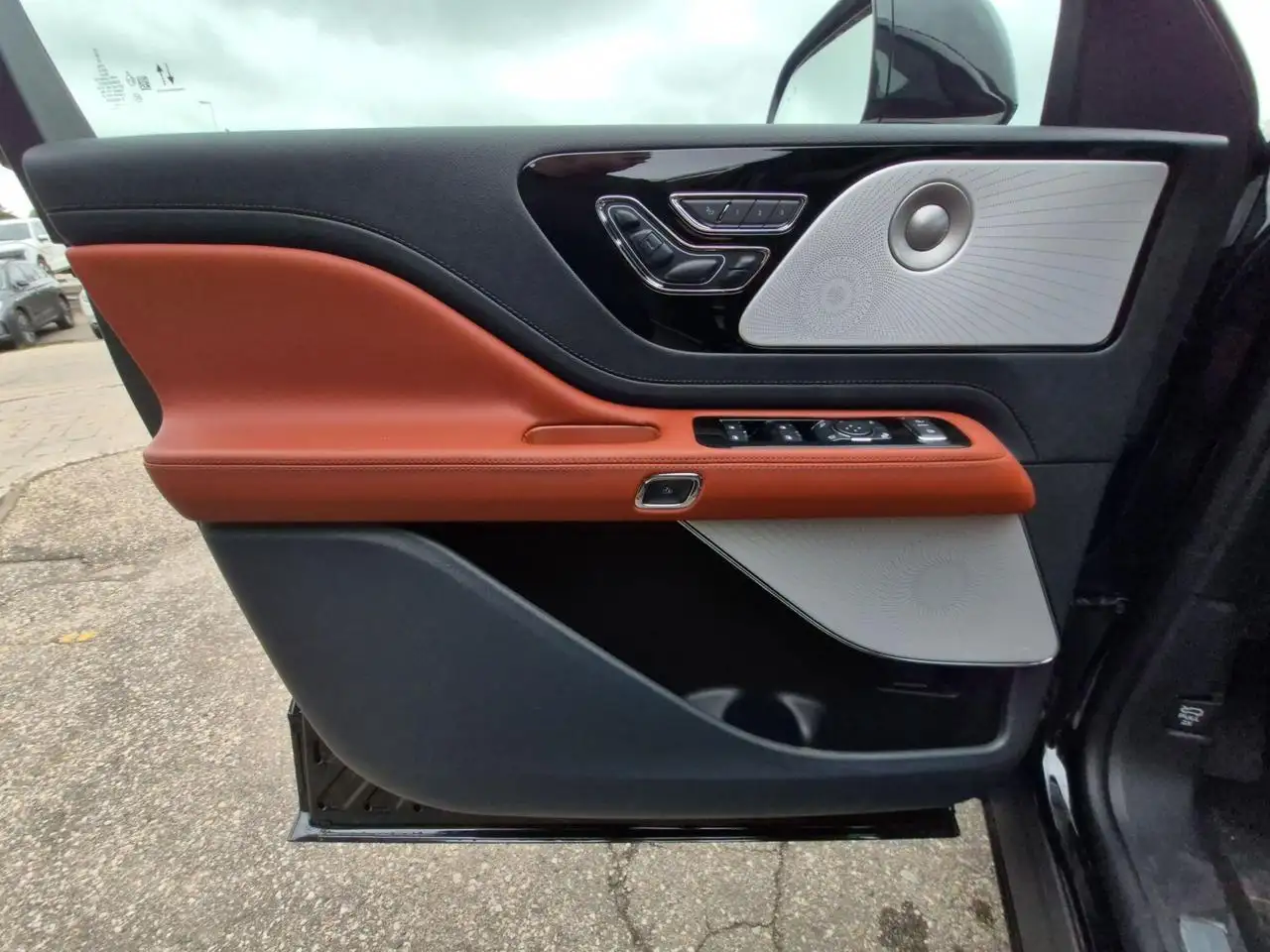 Lincoln Aviator снимка Lincoln Aviator