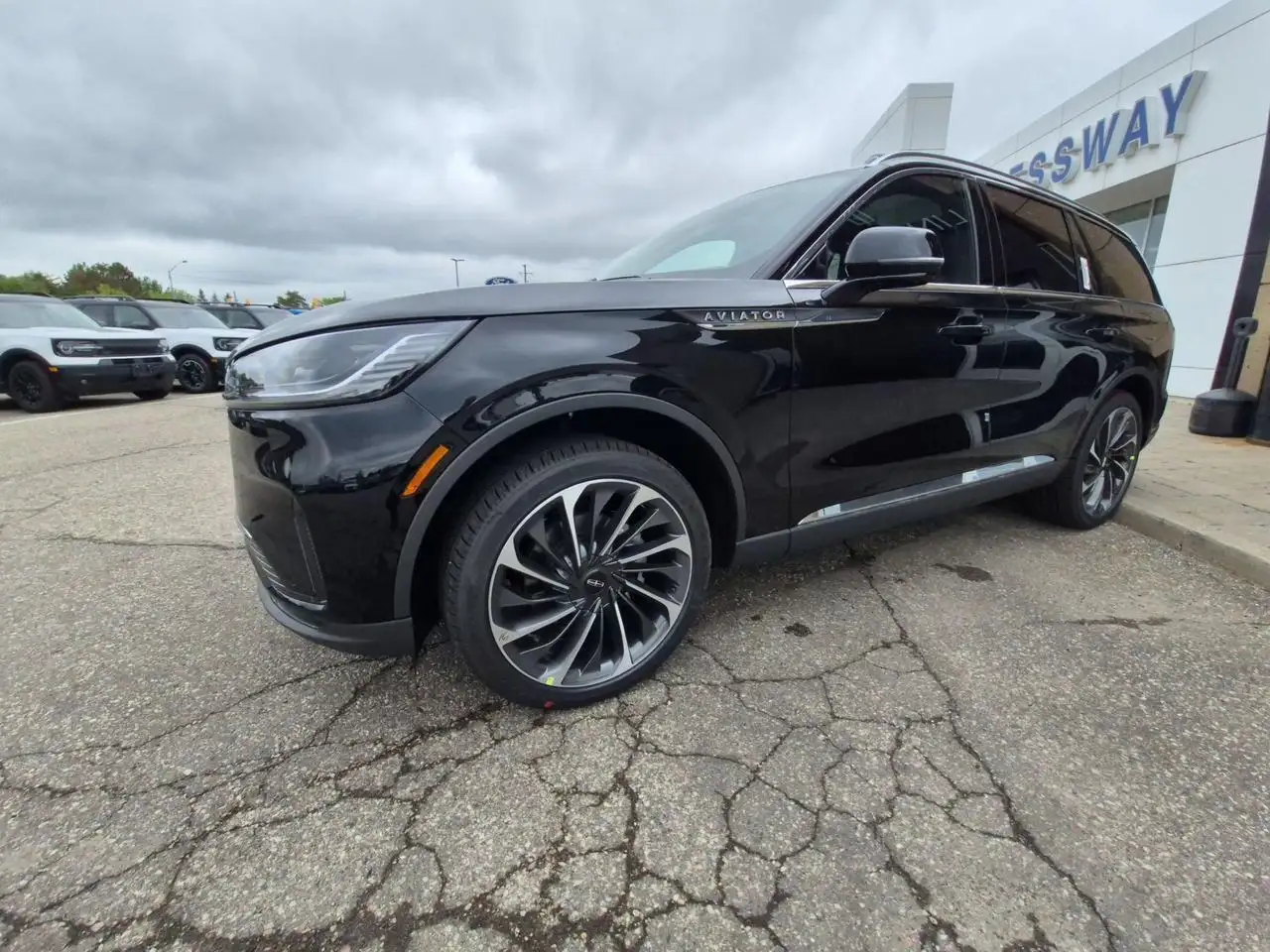 Lincoln Aviator снимка Lincoln Aviator