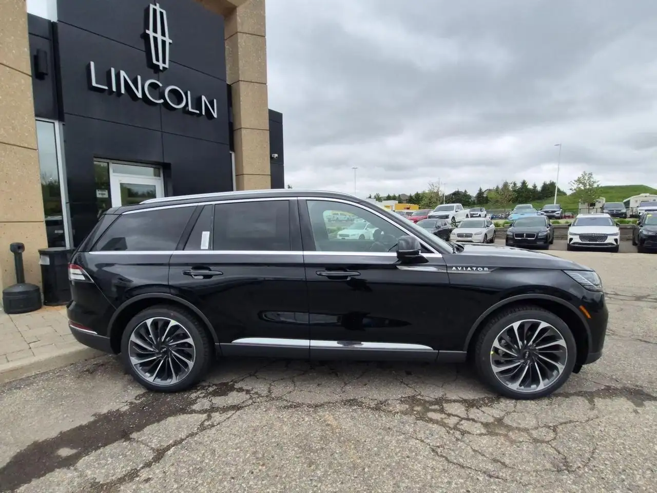 Lincoln Aviator снимка Lincoln Aviator