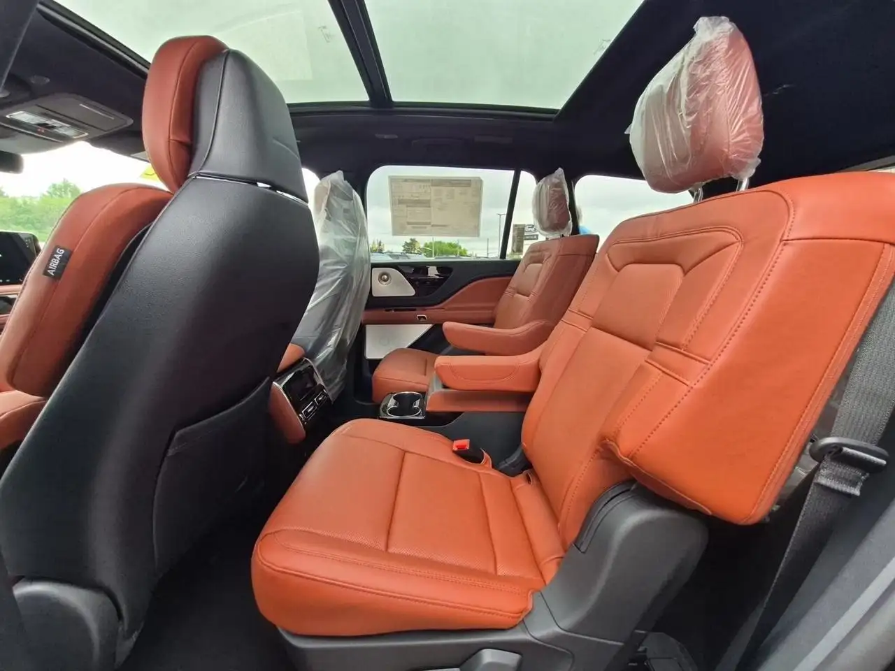 Lincoln Aviator снимка Lincoln Aviator