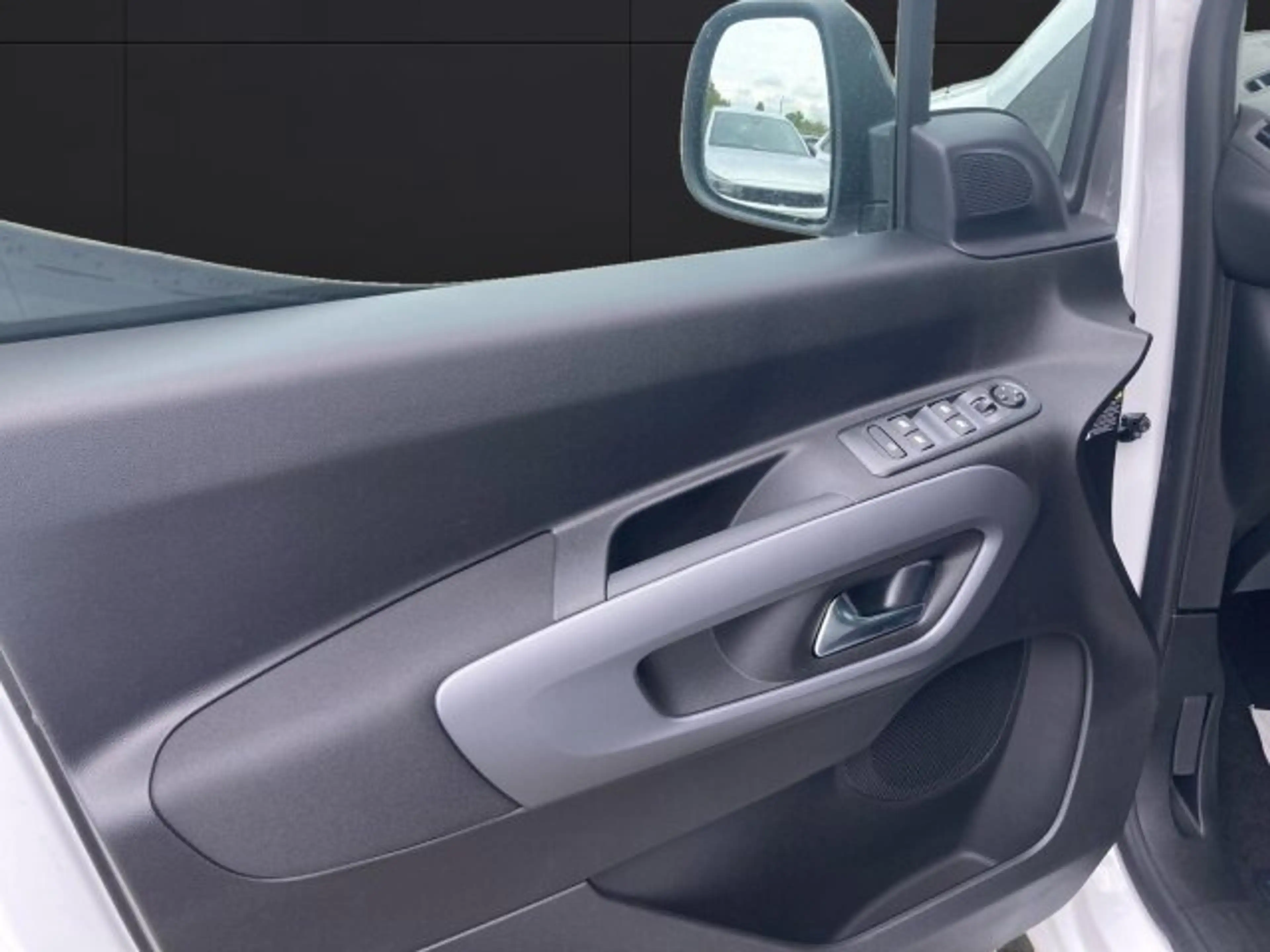 Citroen Berlingo Berlingo M Plus 1.5 D 100 +180°Kamera+LHZ+LED+ — photo 7