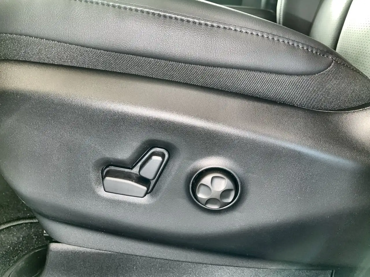 Chrysler Pacifica снимка Chrysler Pacifica