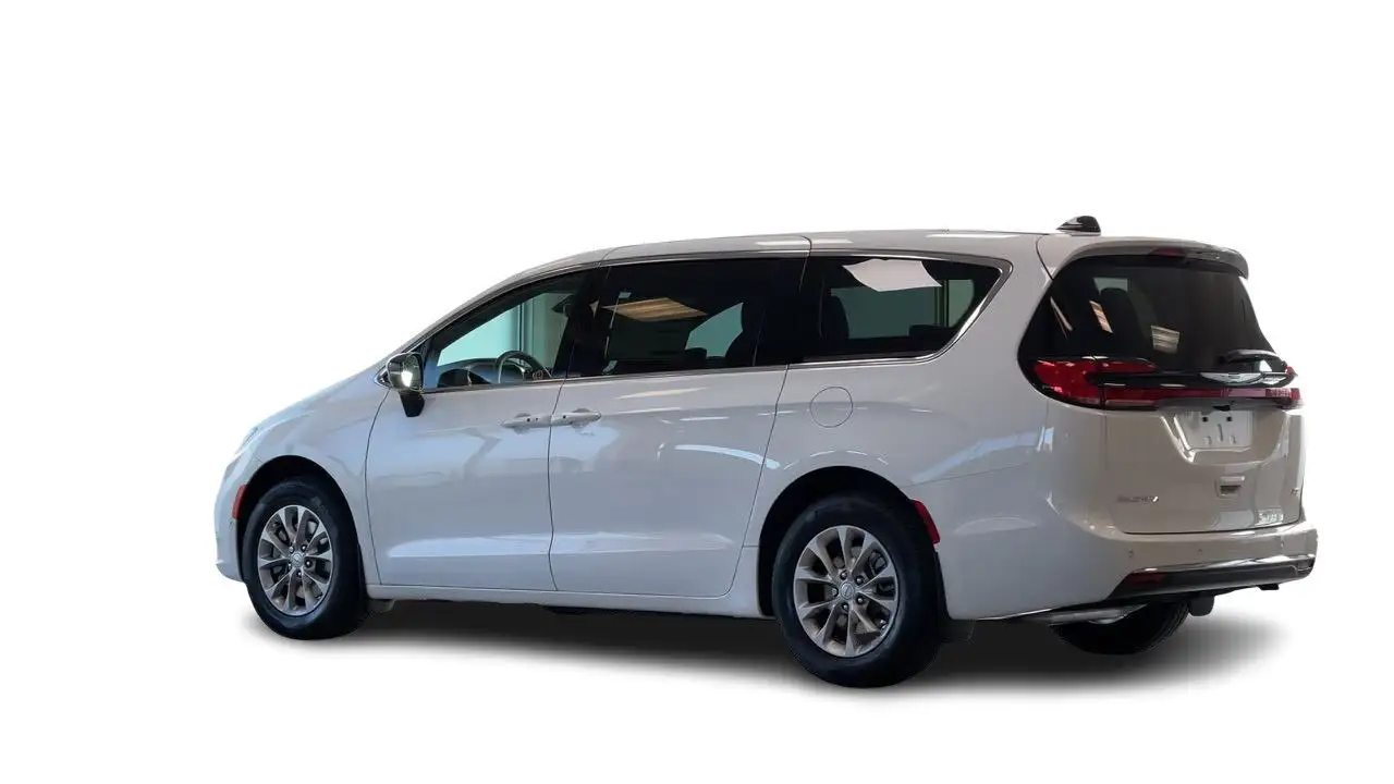 Chrysler Pacifica снимка Chrysler Pacifica