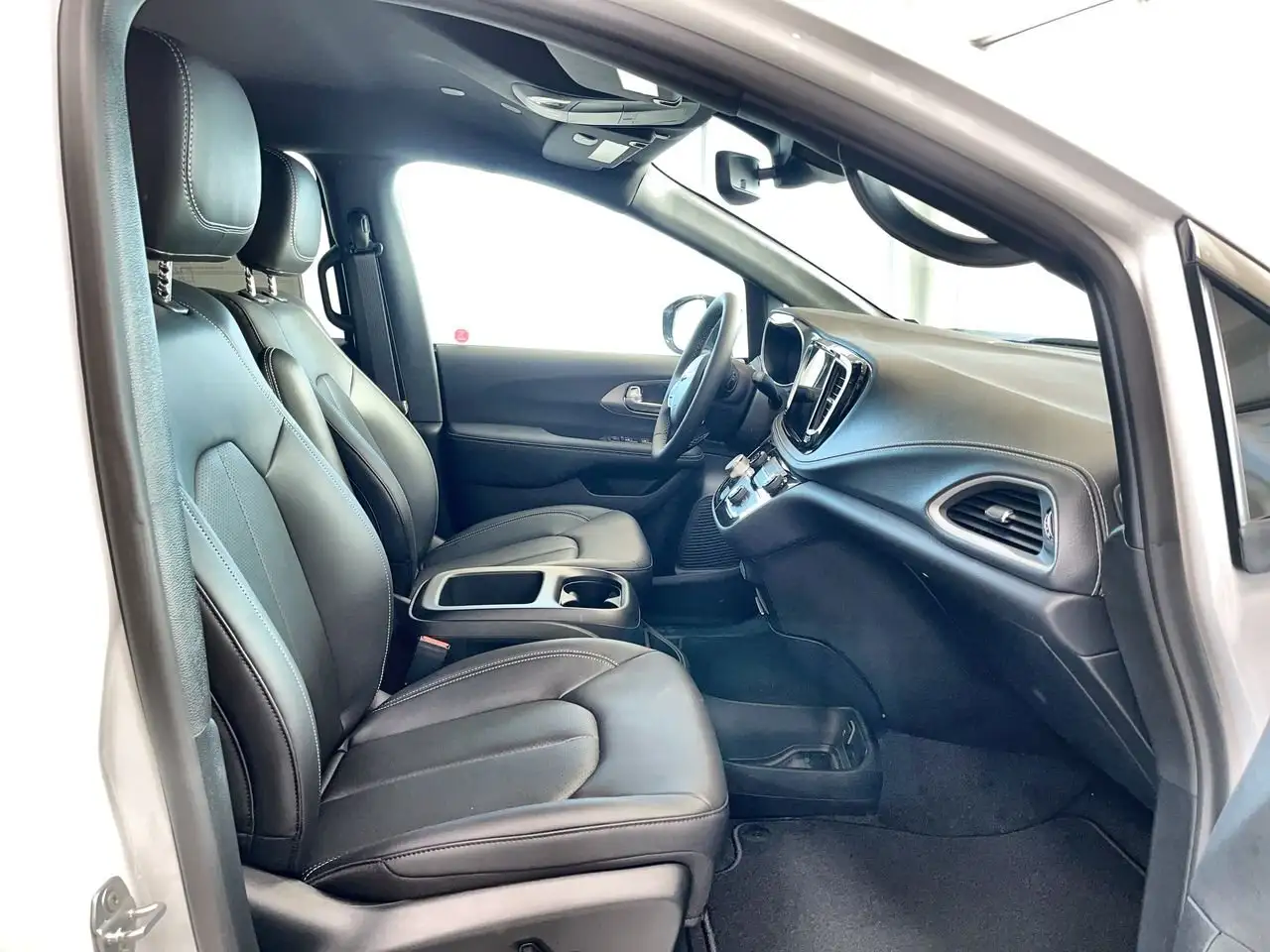 Chrysler Pacifica снимка Chrysler Pacifica