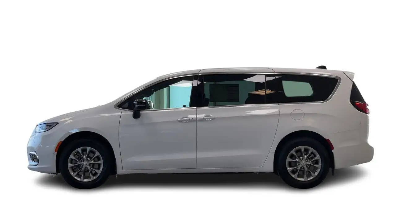 Chrysler Pacifica снимка Chrysler Pacifica