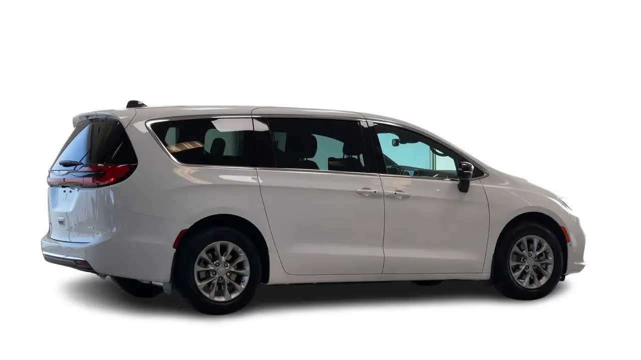 Chrysler Pacifica снимка Chrysler Pacifica