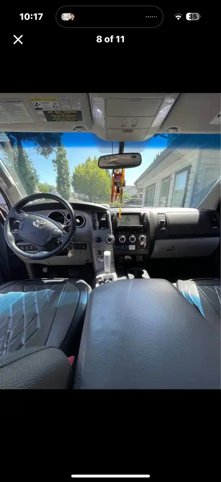 Toyota Sequoia снимка Toyota Sequoia
