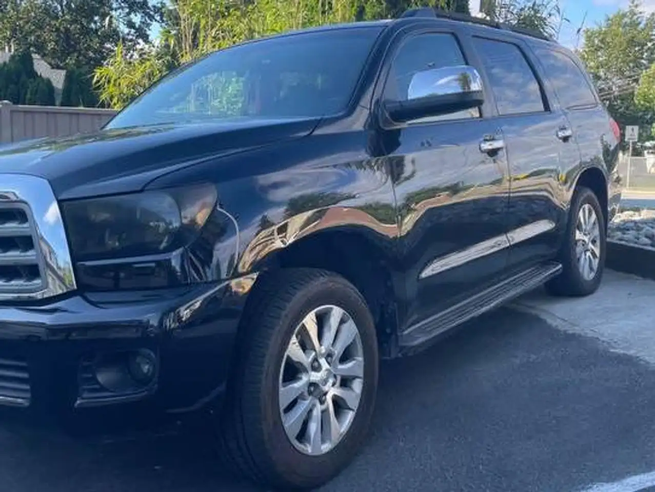 Toyota Sequoia снимка Toyota Sequoia