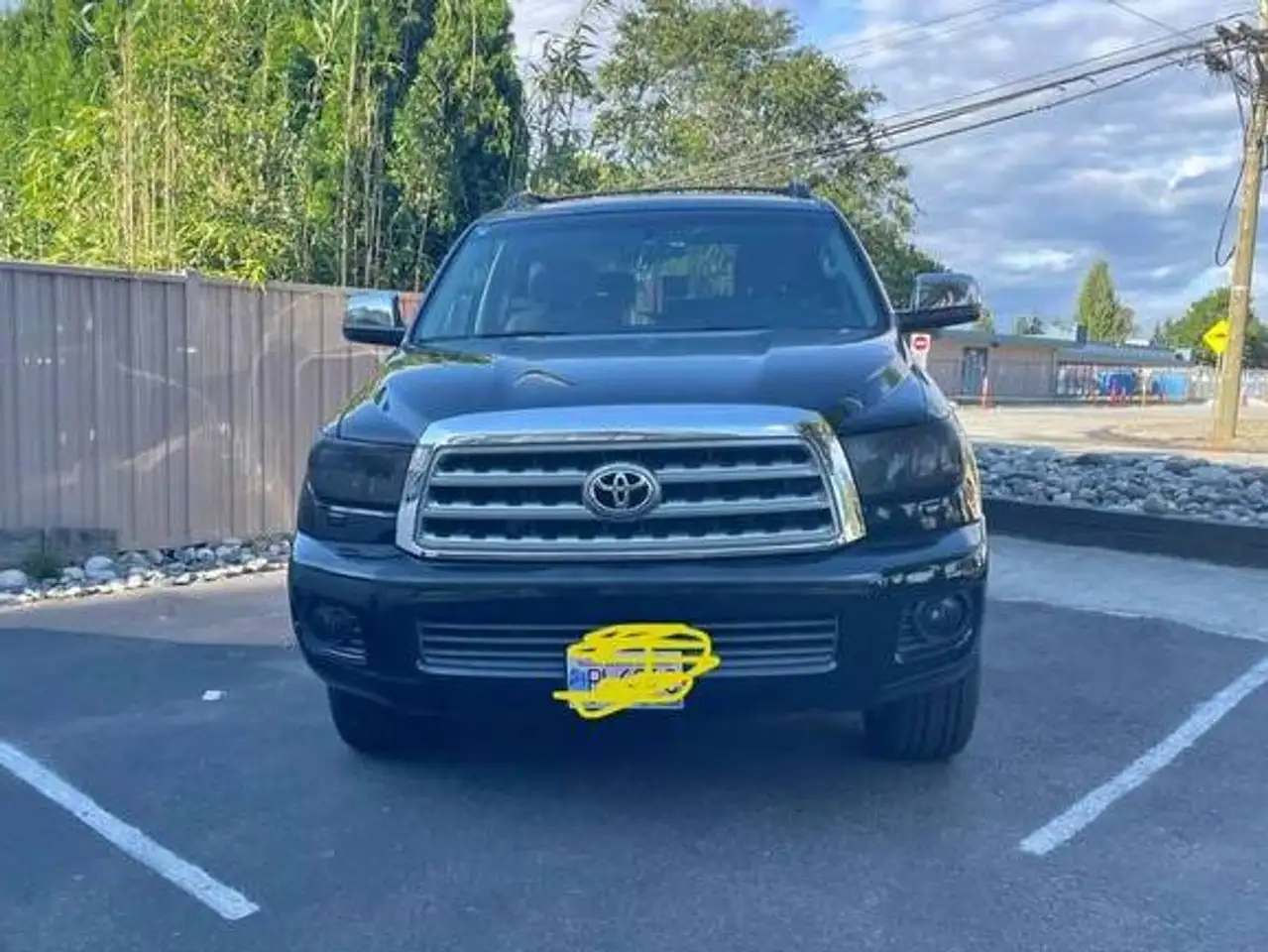 Toyota Sequoia снимка Toyota Sequoia