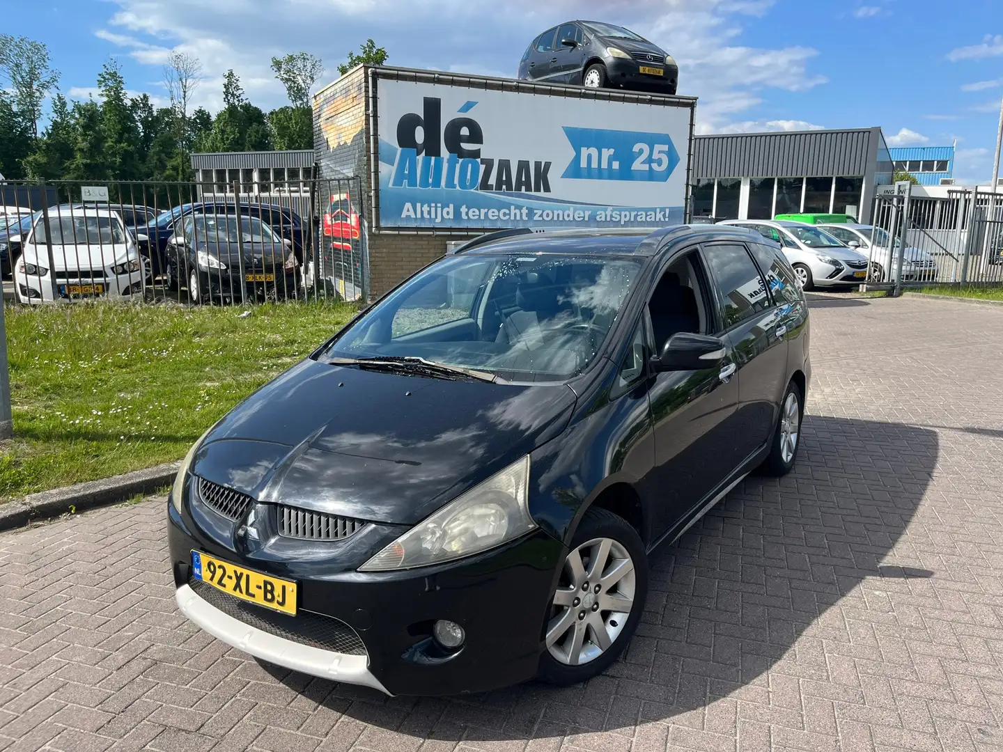 Mitsubishi Grandis 2.4-16V 7p Sensoren Nieuwe keuring Černá - 1