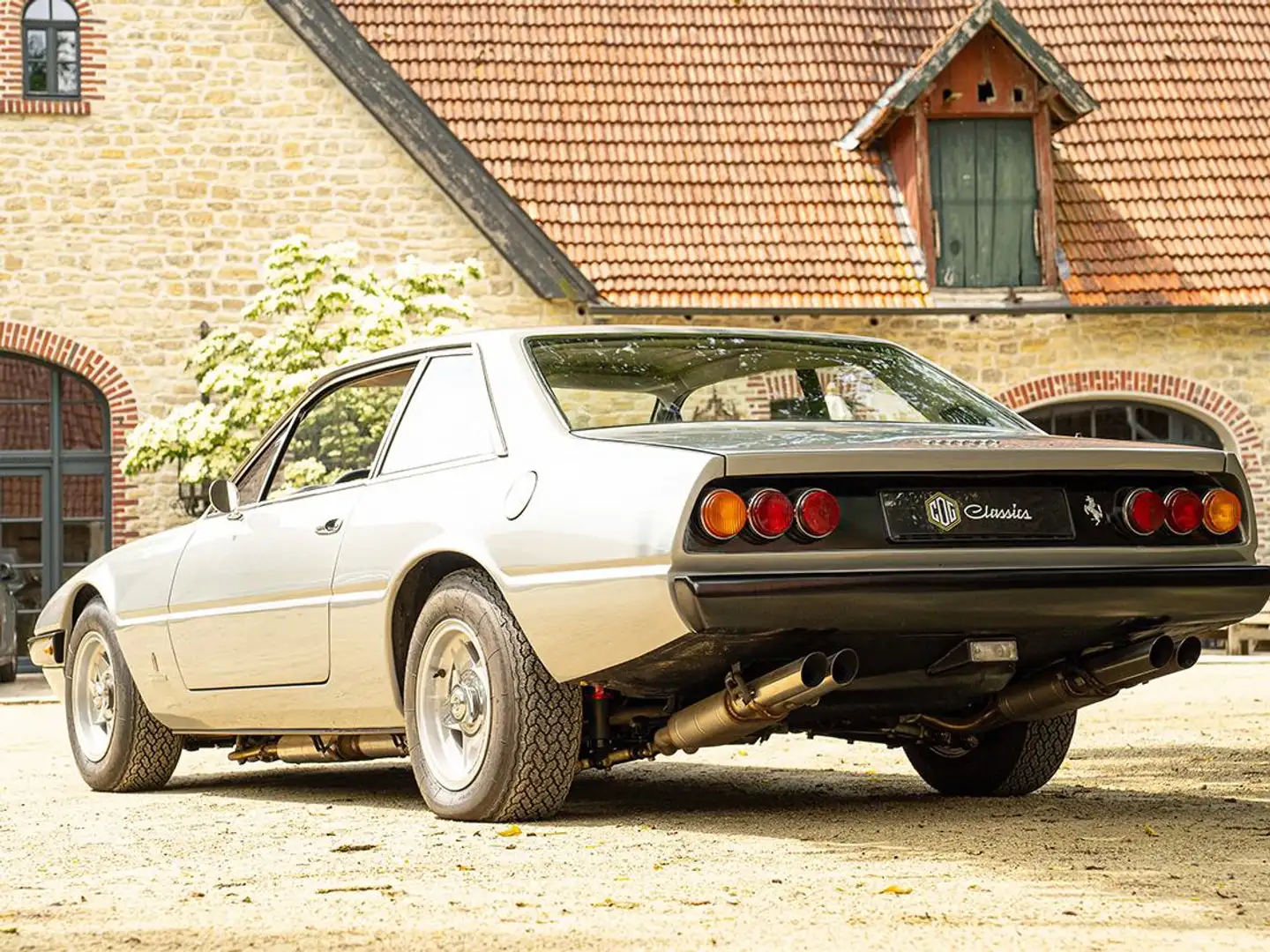 Ferrari 365 365 GT4 2+2 Silber - 2