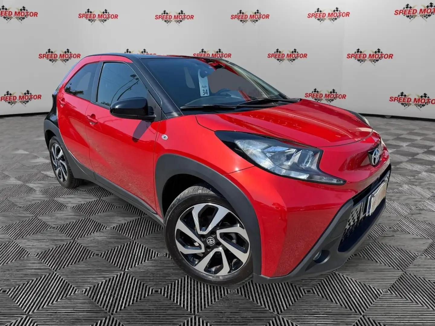 Toyota Aygo X 1.0 72 CV Trend AUTOMATICA , PRONTA CONSEGNA!!! Rosso - 1