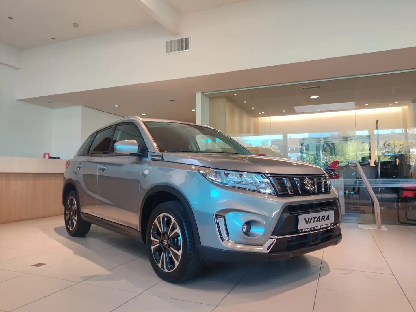 Suzuki Vitara 1.4 Turbo 48V Hybrid GL+AUTOMAAT / 3 JAAR GARANTIE Grijs - 1