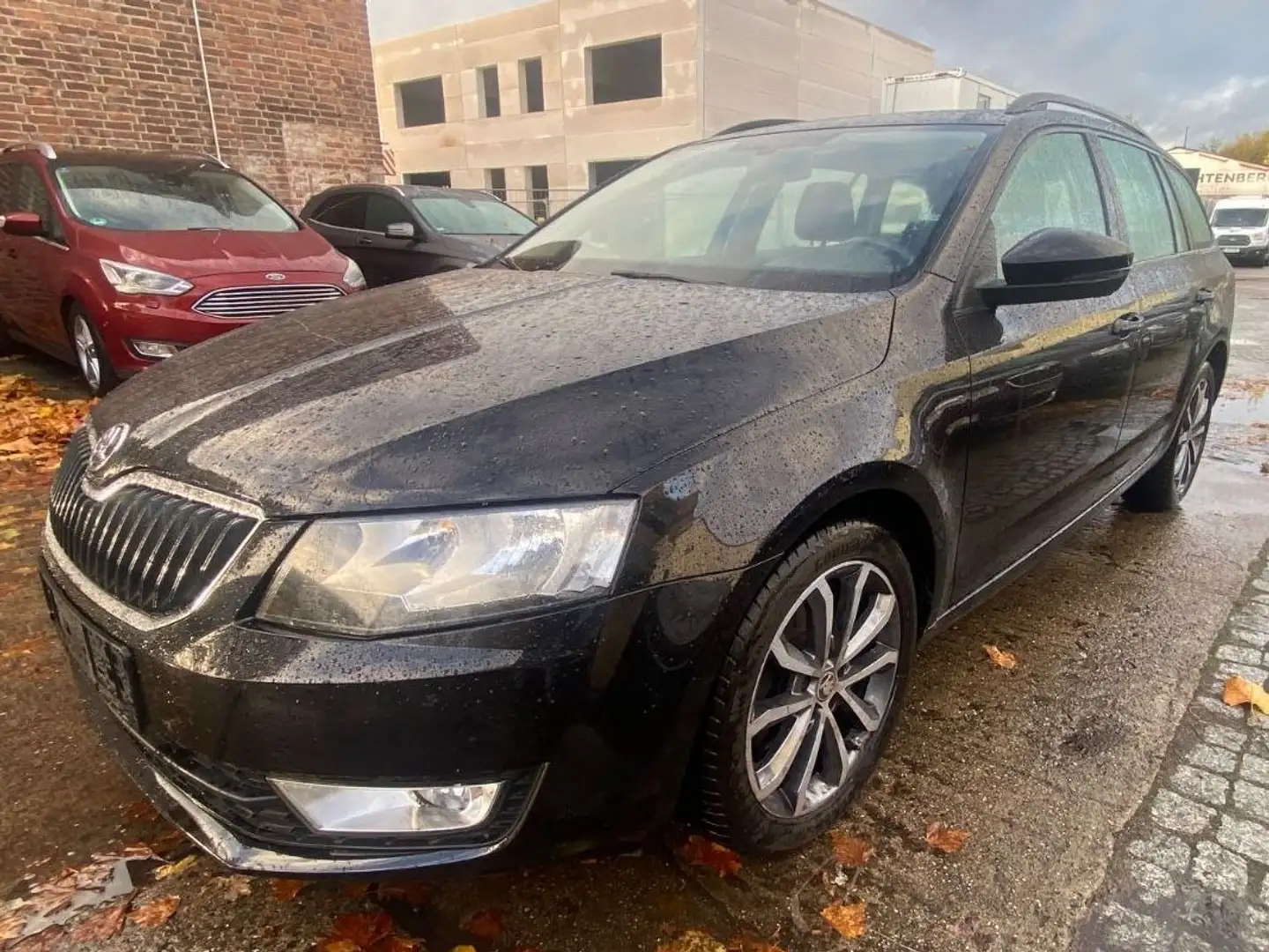 Skoda Octavia Combi Automatik+Navi+Sitzheizung+PDC Schwarz - 1
