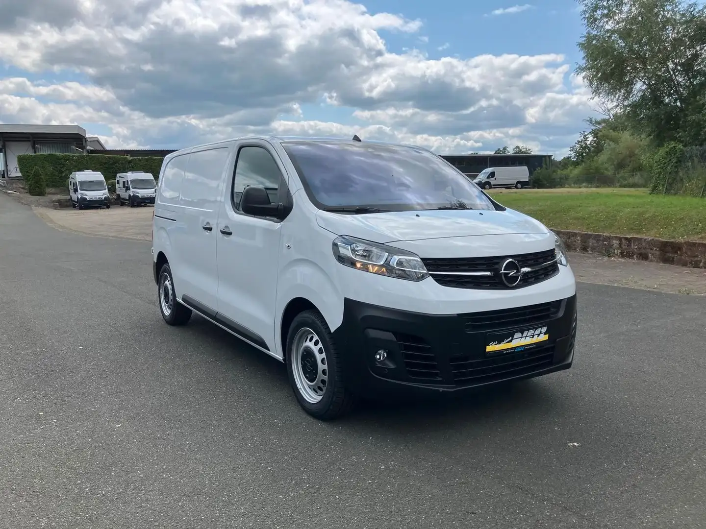Opel Vivaro Kasten Edition M Weiß - 2