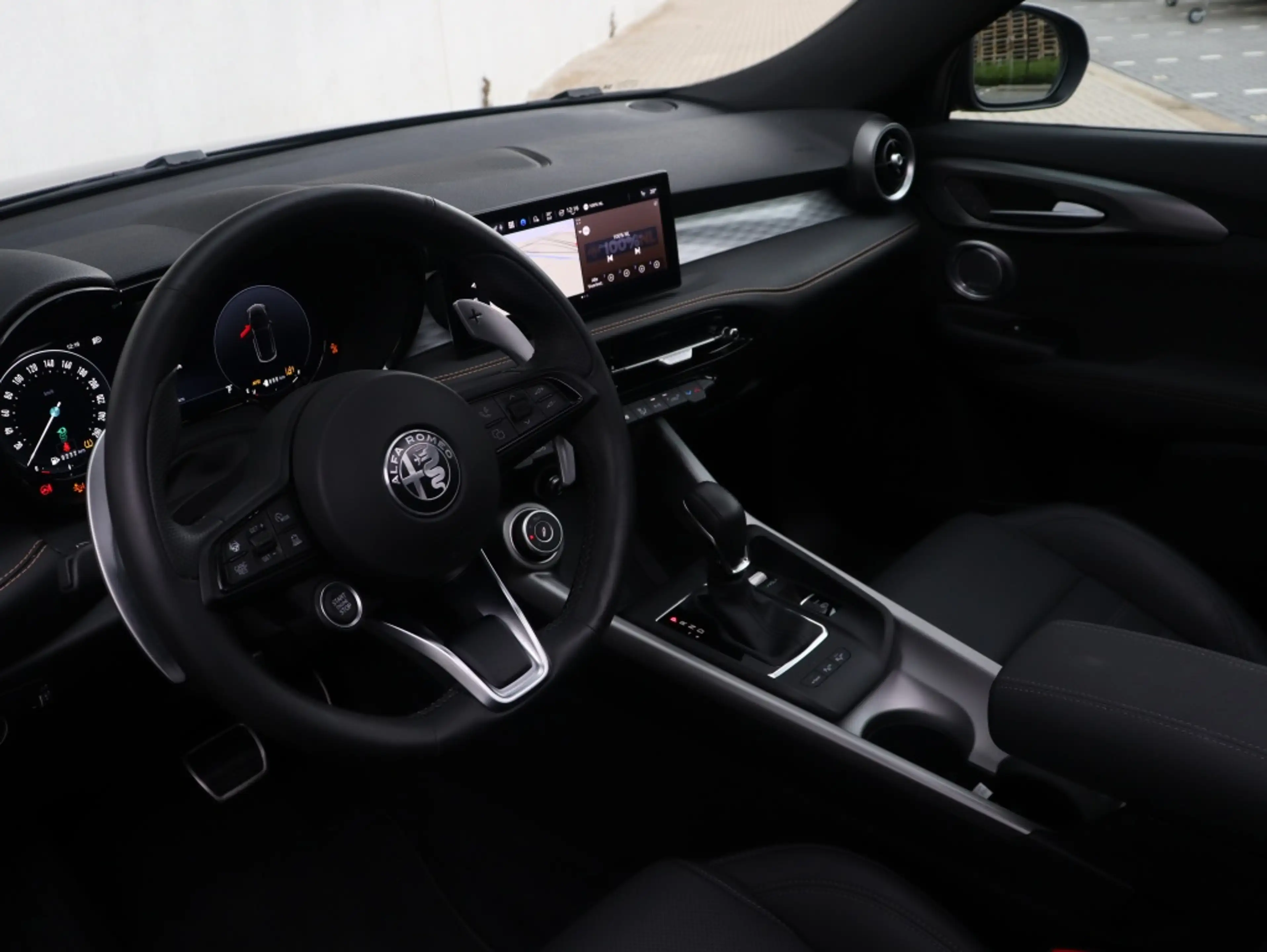 Alfa Romeo Tonale 1.3T PHEV 280 PK Veloce | Schuifdak | Harman | Led — photo 4
