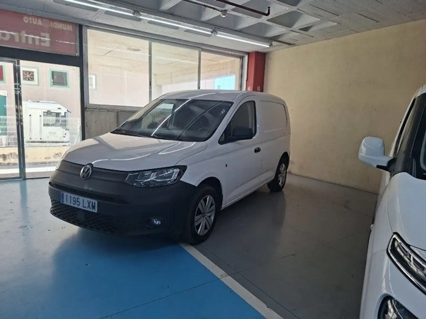Volkswagen Caddy Furgón Maxi 2.0TDI 4M 90kW Blanco - 1