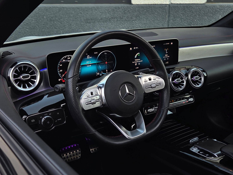 Mercedes-Benz CLA 180 Pack AMG | PANO | ECL. AMBIANT | CAMERA | KEYLESS — photo 12
