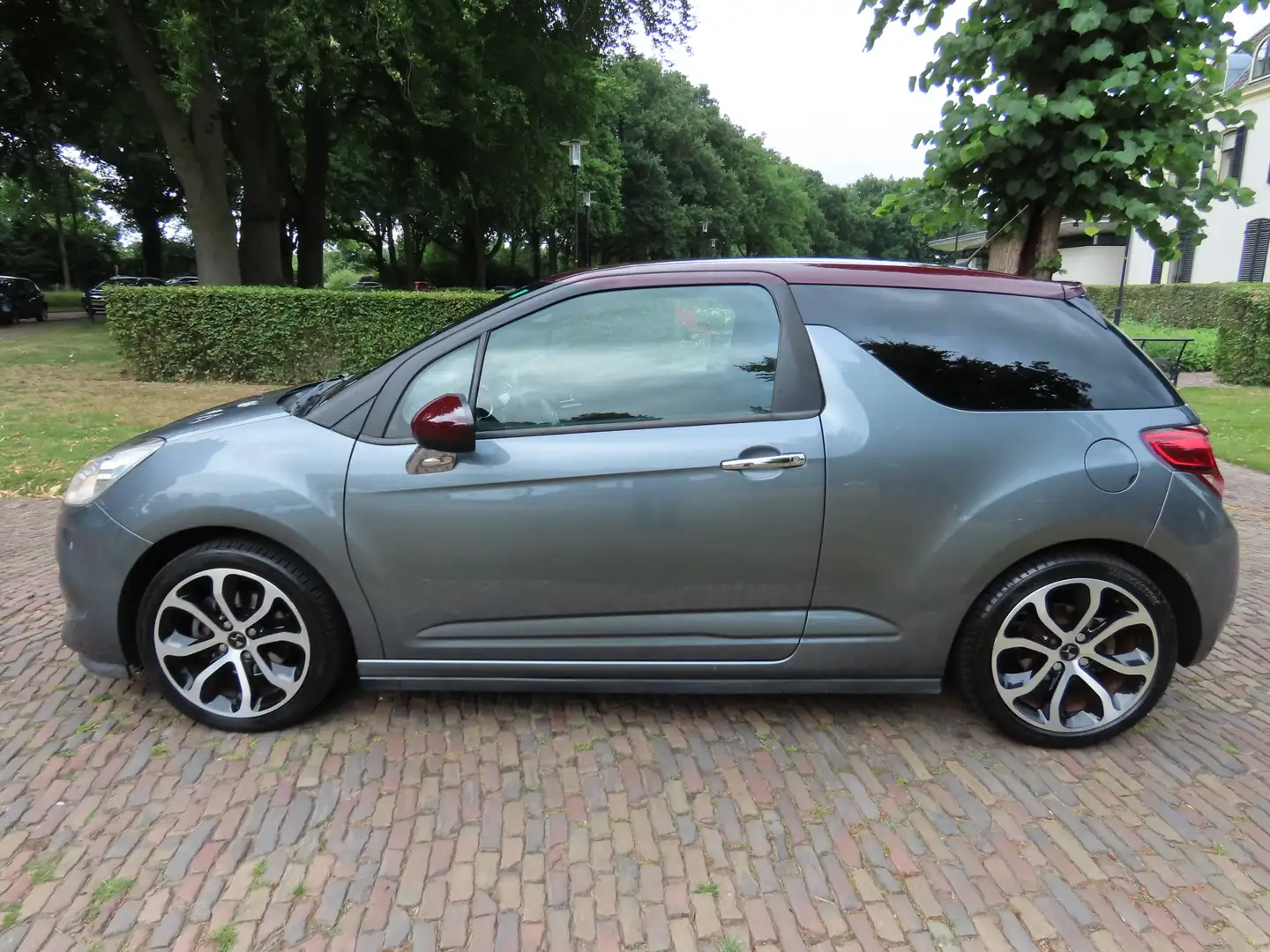 Citroen DS3 1.6 So Chic ECC Cruisecontrol Alcantara/Stof Pdc L Grijs - 2