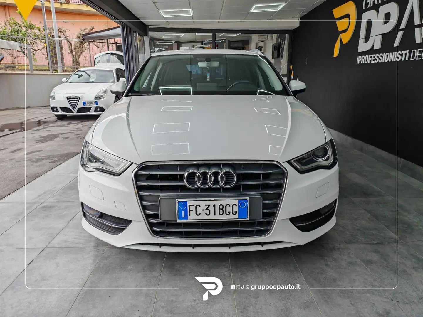 Audi A3 1.6 tdi Ambiente 110cv E6 Weiß - 2