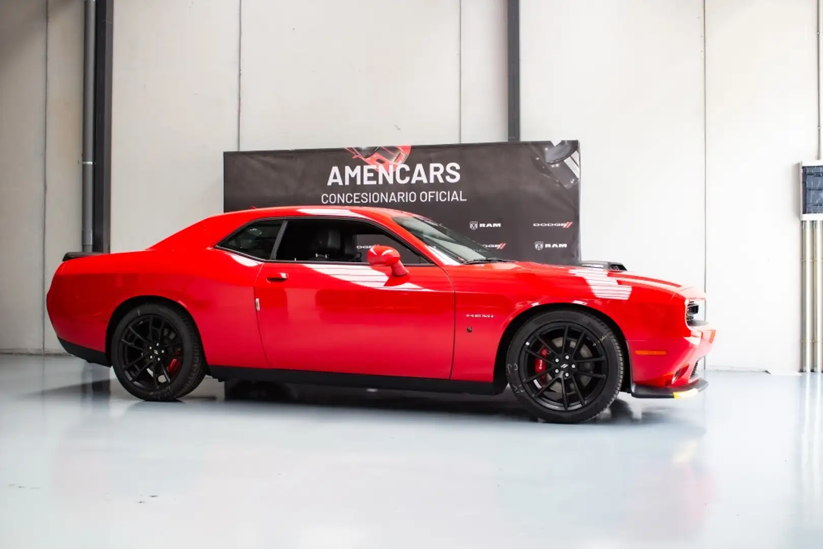 Dodge Challenger R/T Shaker 5.7 HEMI V8 Rot - 2