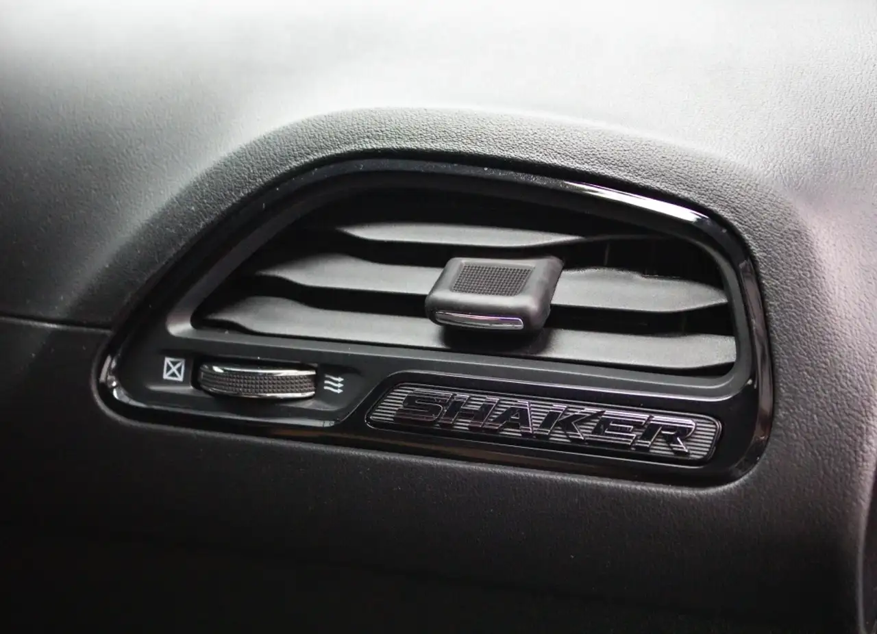 Dodge Challenger 2025 — фото 14