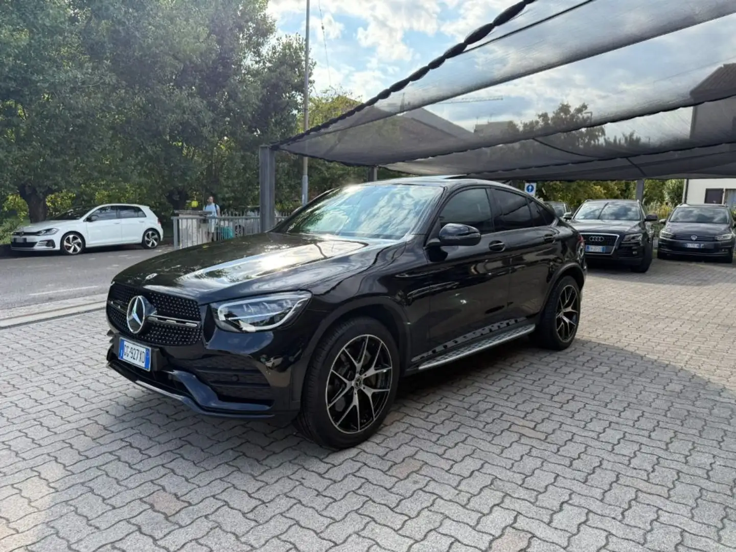 Mercedes-Benz GLC 220 d 4Matic Coupé Premium Plus AMG PANORAMA Schwarz - 2