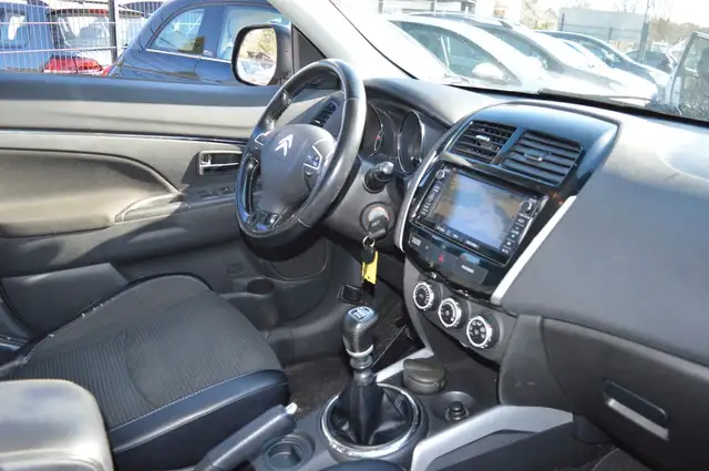 Citroen C4 view 10