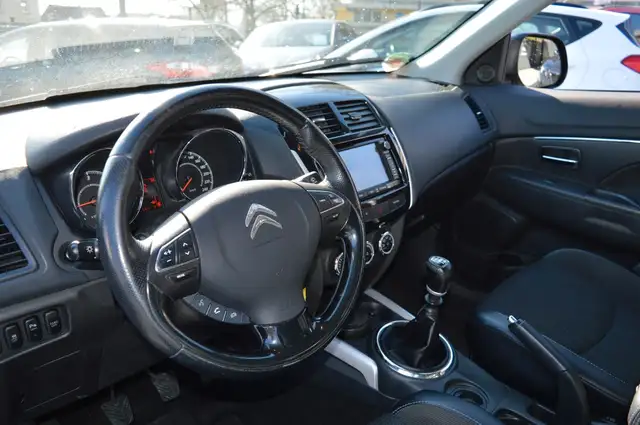 Citroen C4 view 8