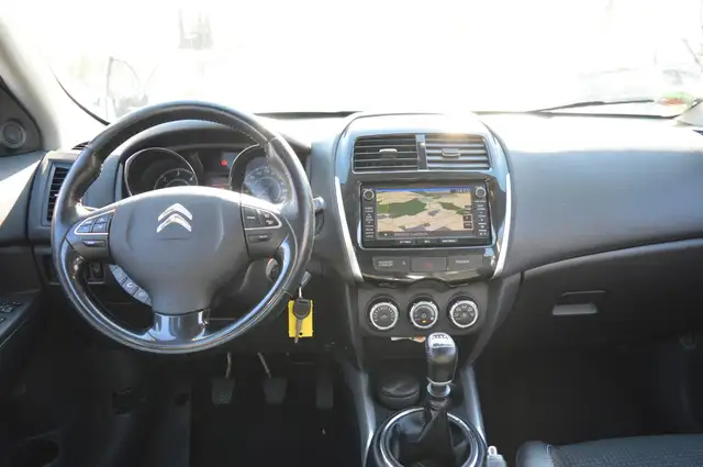 Citroen C4 view 12