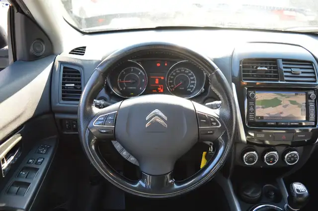 Citroen C4 view 13