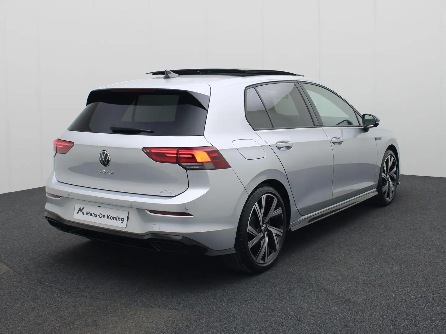 Volkswagen Golf 1.5eTSI/150PK R-Line Blackstyle DSG · Panoramadak Gris - 2