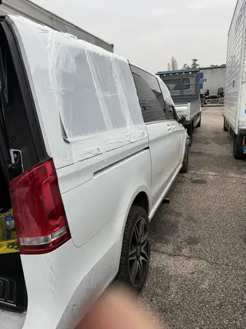 Mercedes-Benz V 250