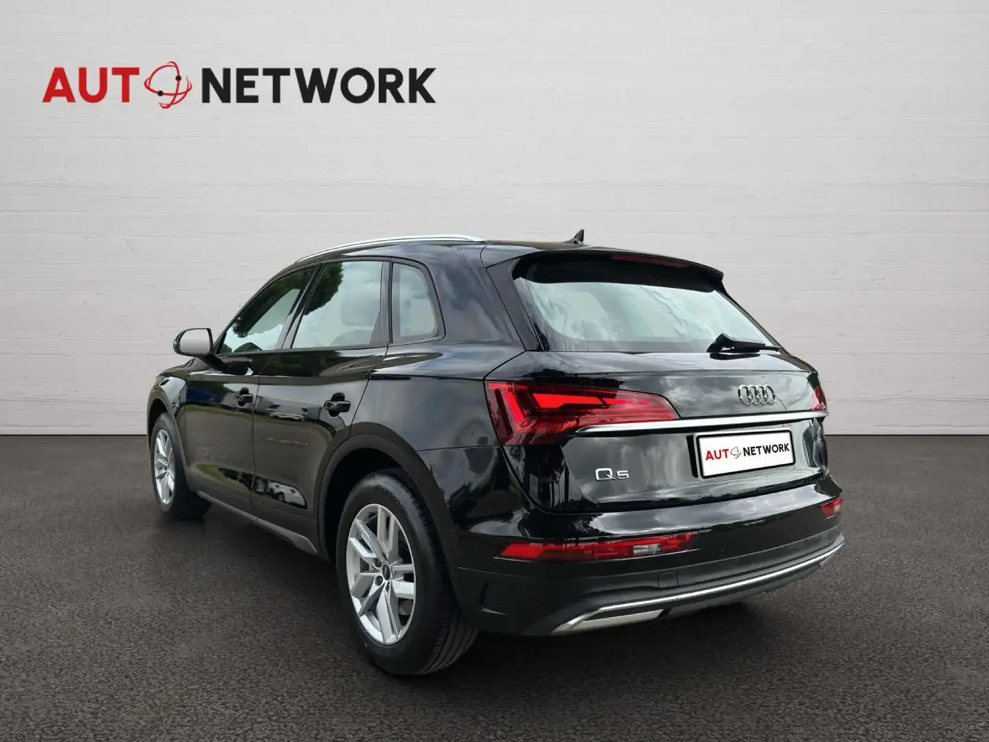 Audi Q5 35 TDI S tronic Business Nero - 2