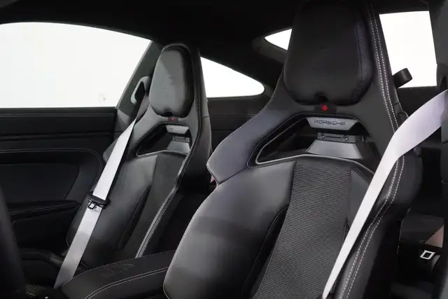 Porsche 911 view 14