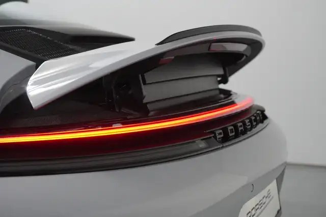 Porsche 911 view 10