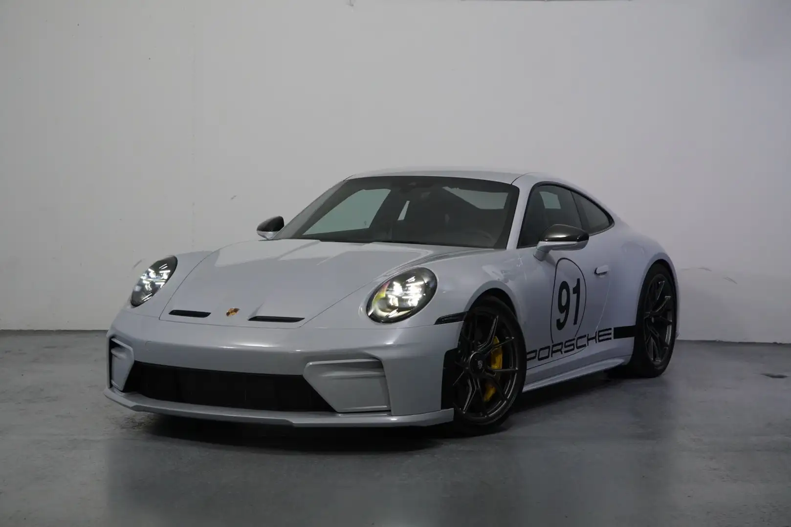 Porsche 911 GT3 mit Touring-Paket Grau - 1