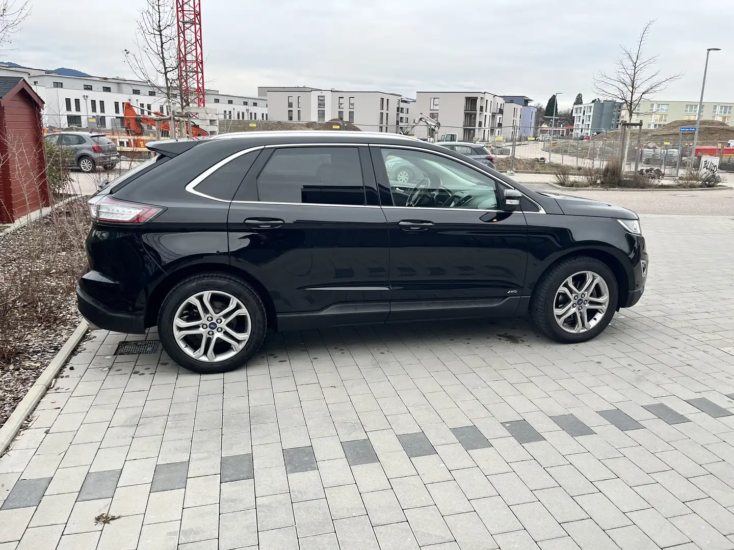 Ford Edge Titanium 4x4 Schwarz - 2