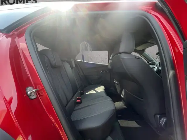 Peugeot 2008 view 14