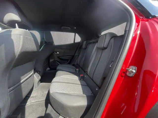 Peugeot 2008 view 8
