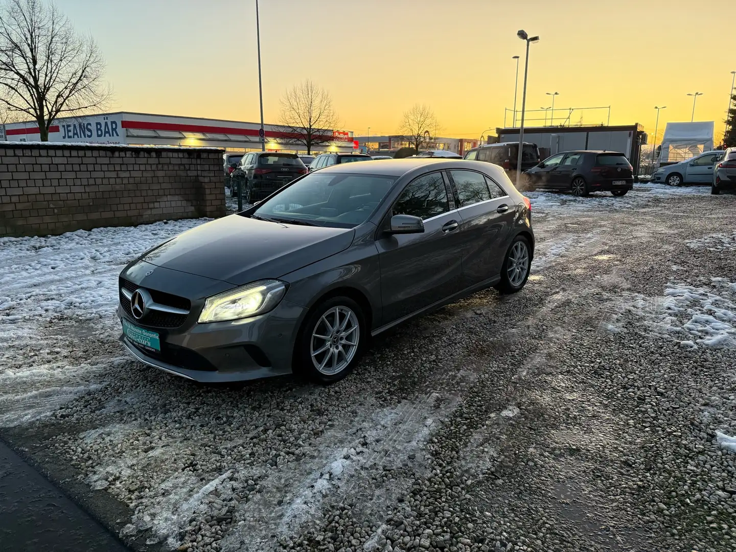 Mercedes-Benz A 200 A 200 BlueEfficiency Aus 1 Hand Grigio - 1